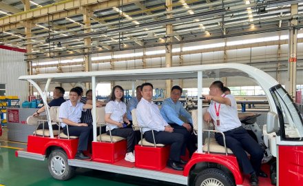 青島市委常委、副市長王波一行到軟控考察調(diào)研